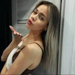 Emillyhot